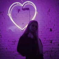 Обладает
